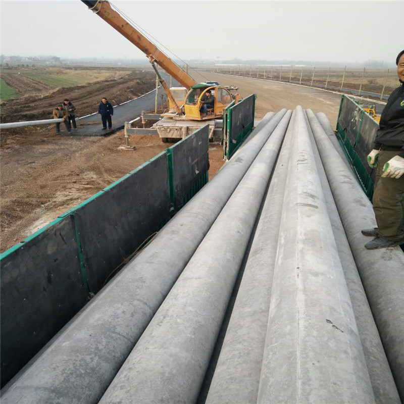 15米國標(biāo)水泥電線桿已運達(dá)安徽鳳陽客戶給予電線桿照片反饋